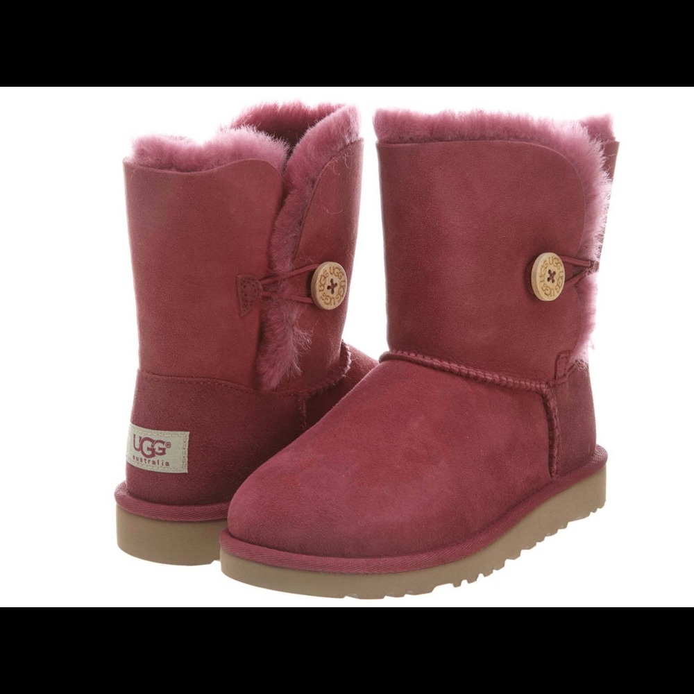 Red UGG in Kids - Extreme light wear and is still fuzzy, warm, and cozy!